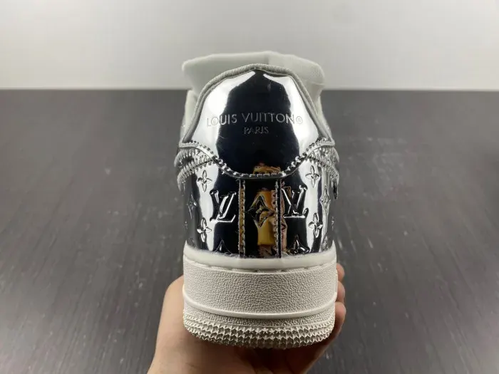 Nike Air Force 1, alternate view