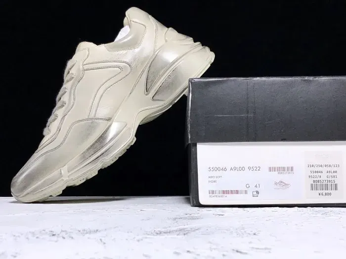 Gui Sneaker, alternate view