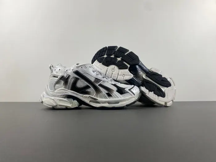 Balenciaga Sneaker, alternate view