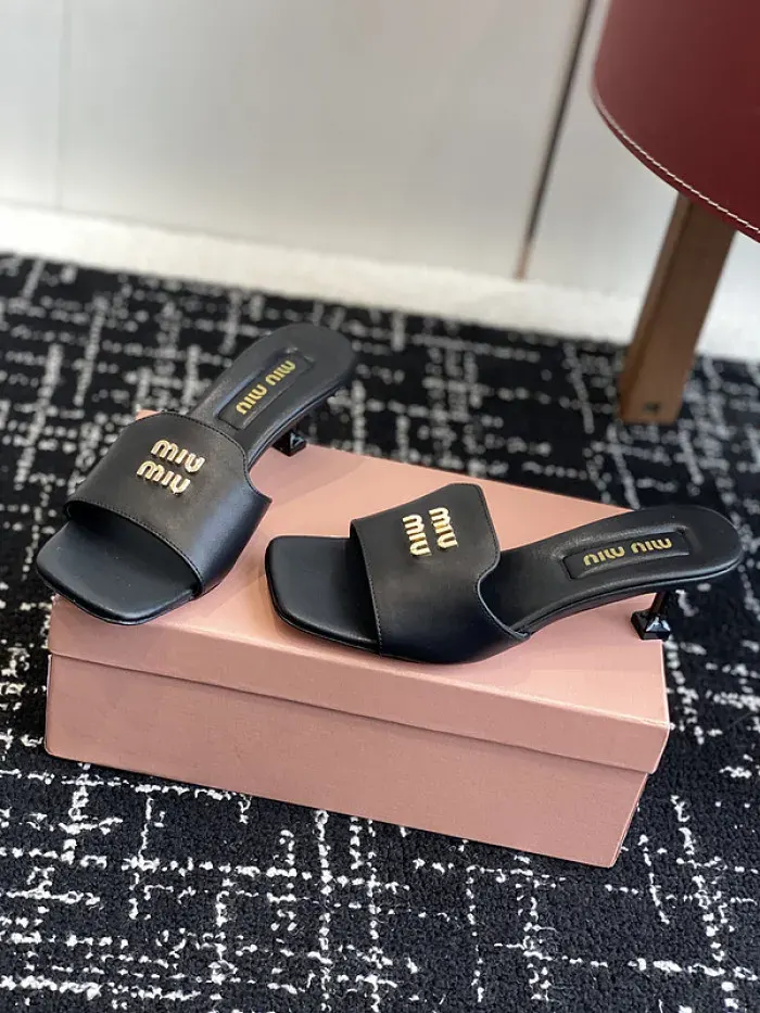 M1U Sandal