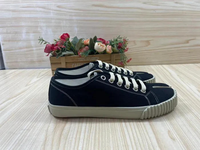 Maison Margiela Sneaker, alternate view