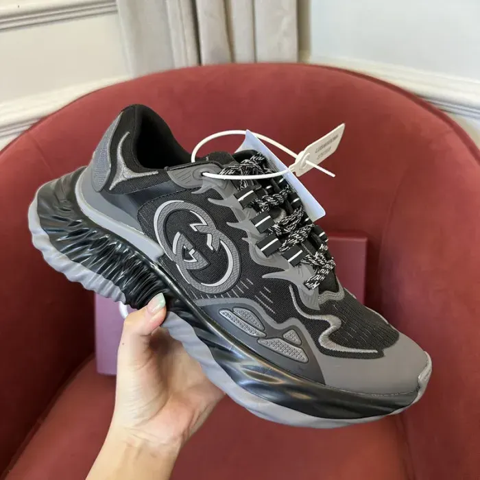 Gui Sneaker, alternate view