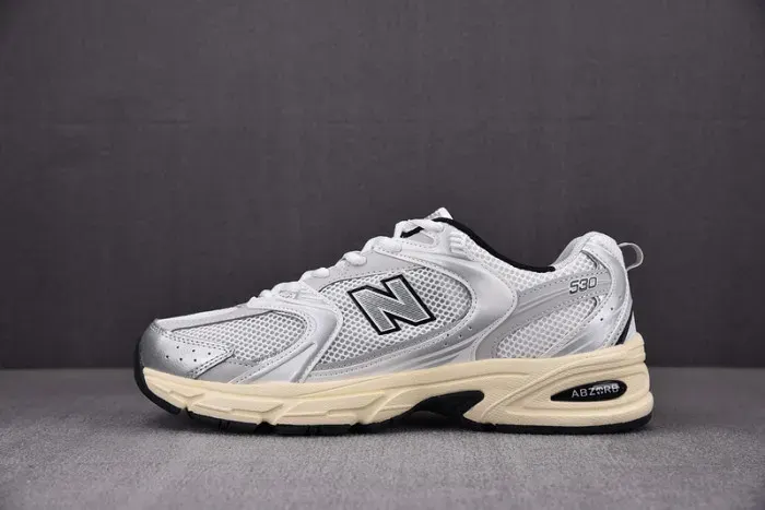 New Balance Sneaker