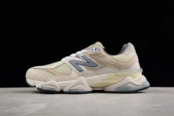 New Balance Sneaker