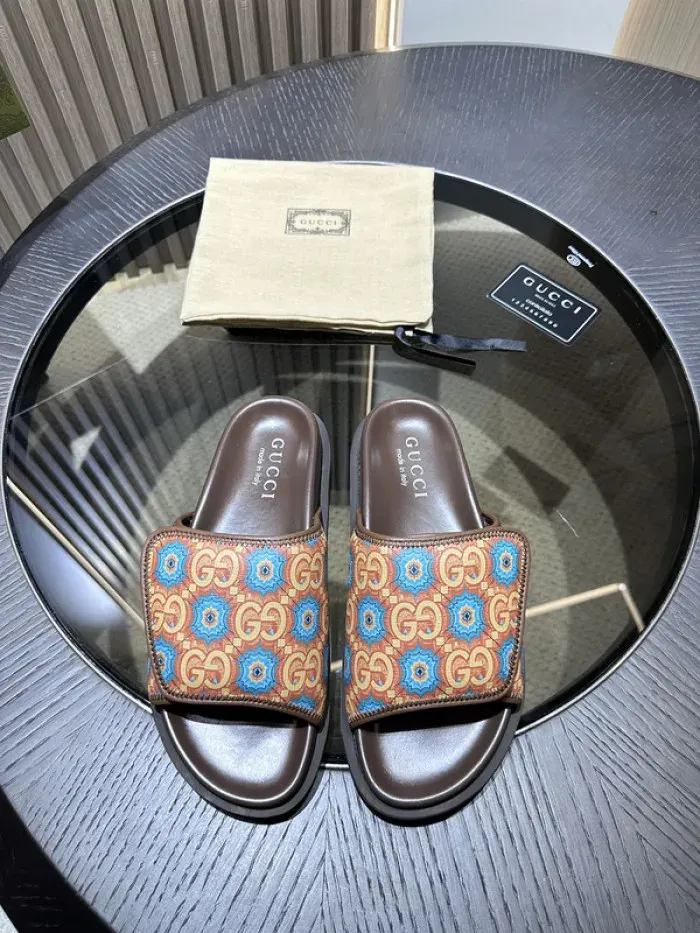 Gui Sandal