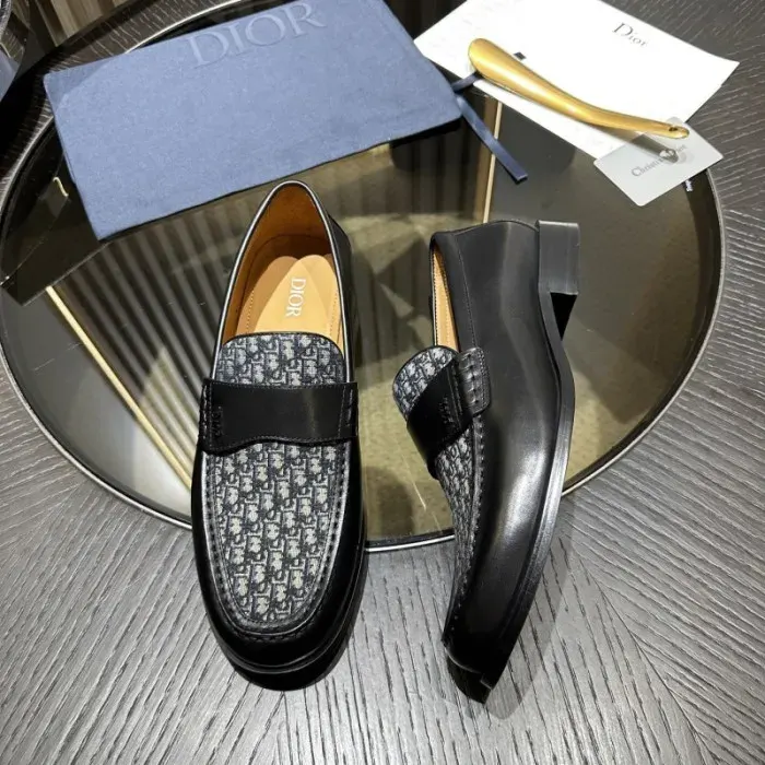 Dior Sneaker, alternate view