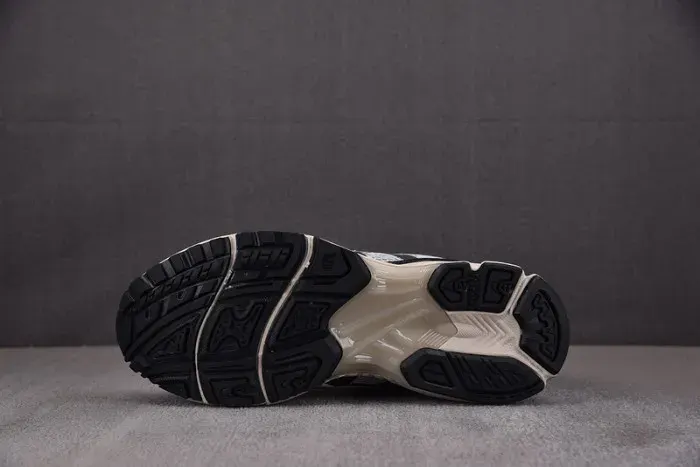 Asics Sneaker, alternate view
