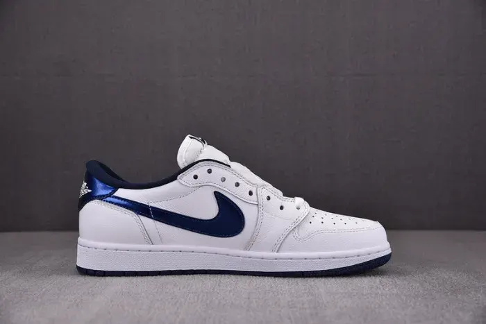 Air Jordan 1 Retro Low Metallic Blue 705329-106, alternate view