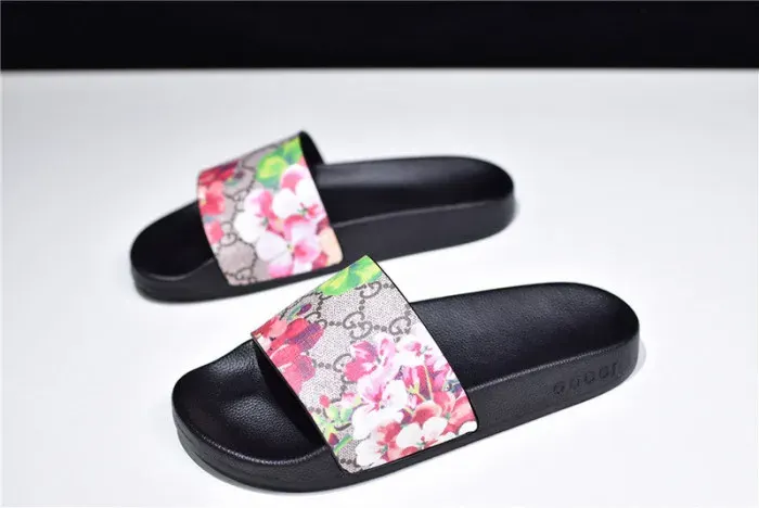 Gui Sandal