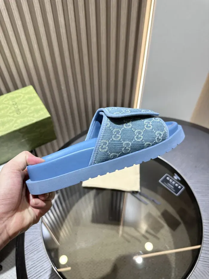 Gui Sandal, alternate view