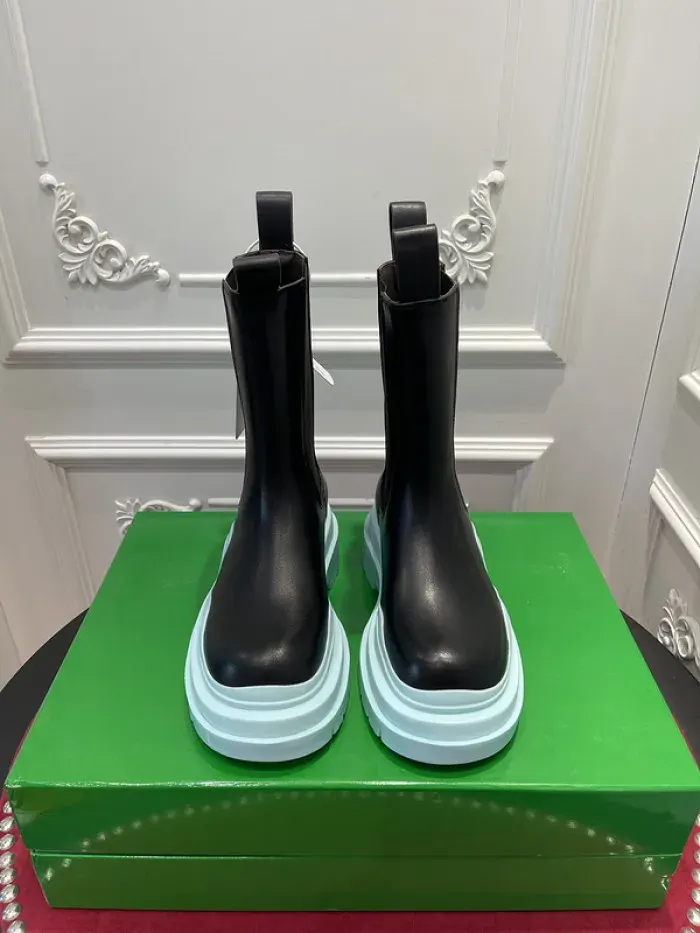 Bv Boots, alternate view