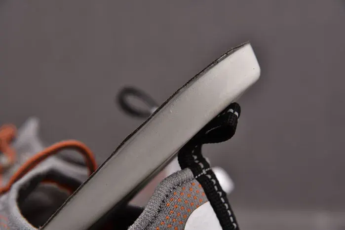 Gui Sneaker, alternate view