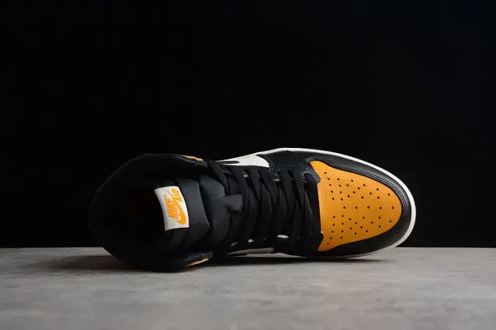 Air Jordan 1 Retro High Og “Yellow Toe” 555088-711, alternate view