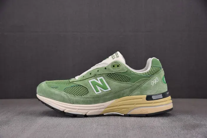 New Balance Sneaker