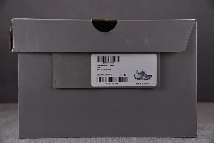 Balenciaga Sneaker, alternate view