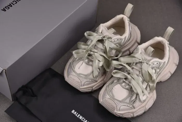 Balenciaga Sneaker, alternate view