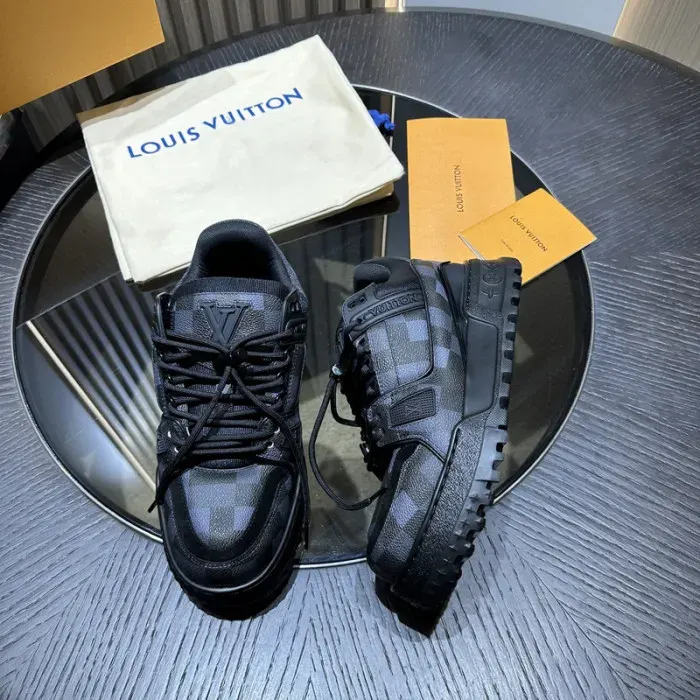 Louis Vuitton Sneaker