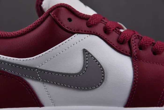 Air Jordan 1 Low “Bordeaux” 553558-615, alternate view