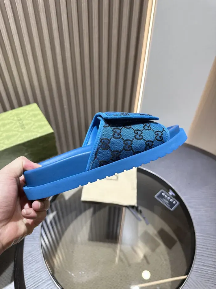Gui Sandal, alternate view