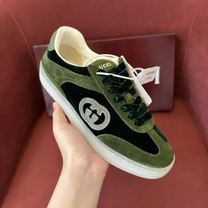 Gui Sneaker, alternate view