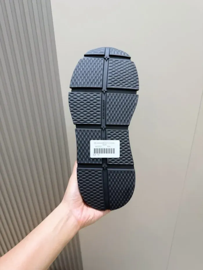 Louis Vuitton Sneaker, alternate view