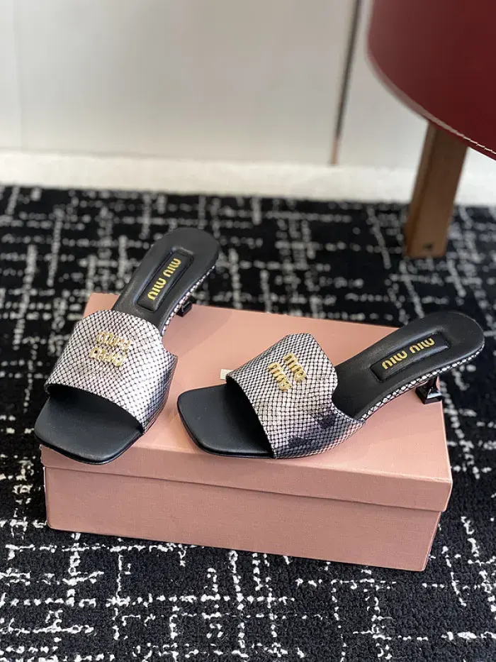 M1U Sandal