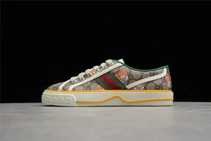 Gui Sneaker