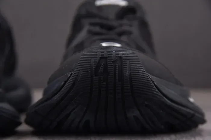 Balenciaga Sneaker, alternate view