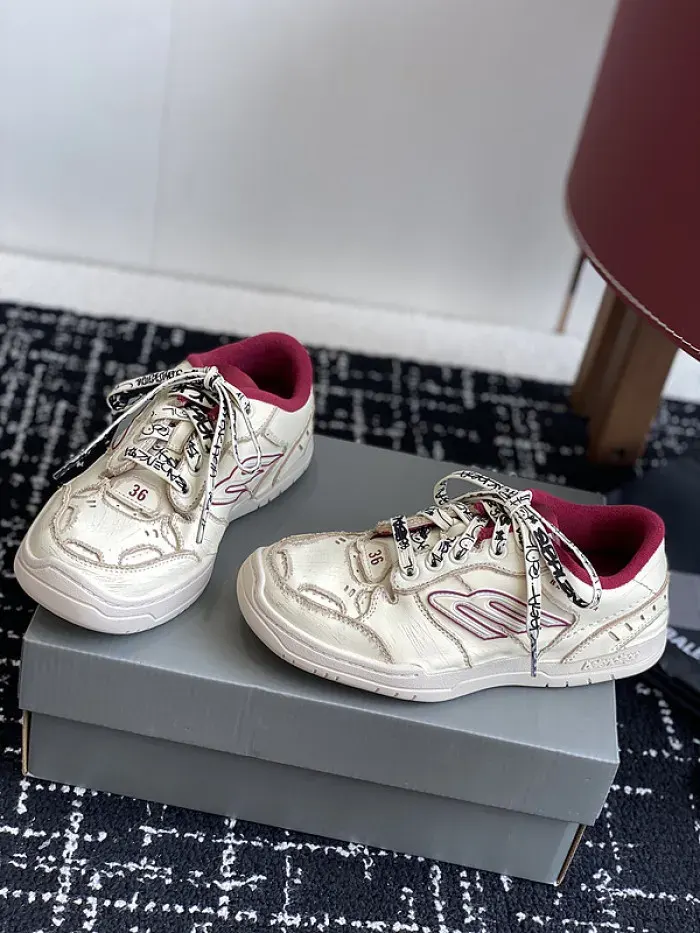 Balenciaga Sneaker, alternate view