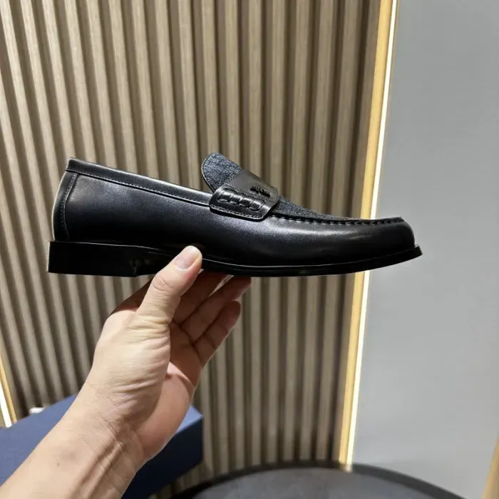 Dior Sneaker, alternate view