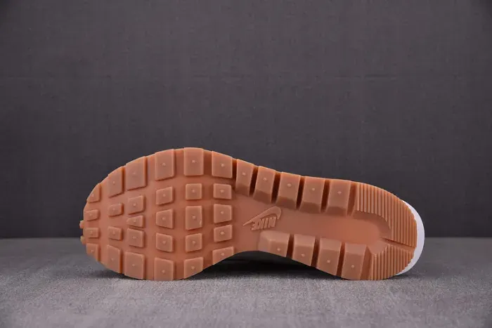 Sacai X Nike Vaporwaffle "Sail" Dd1875-100, alternate view