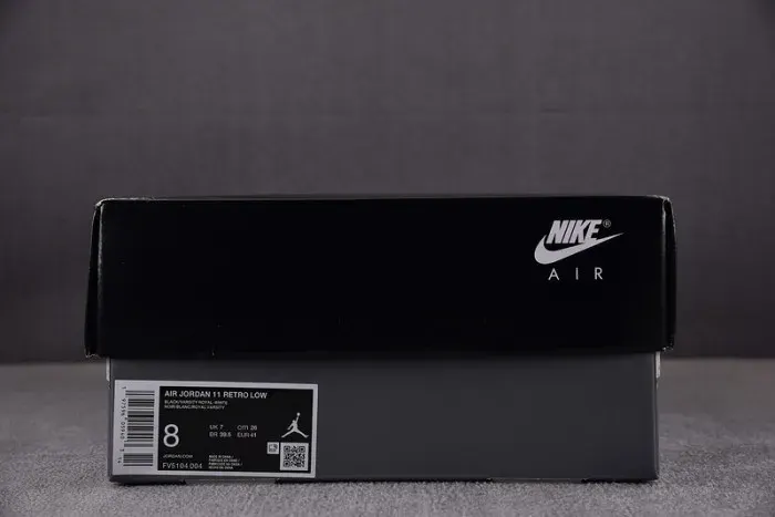Air Jordan 11 Retro Low "Space Jam" Fv5104-004, alternate view