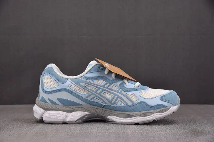Asics Sneaker, alternate view
