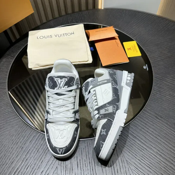 Louis Vuitton Sneaker