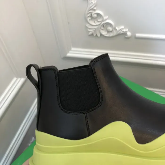 Bv Boots, alternate view
