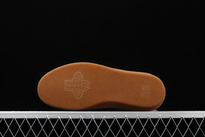 Gui Sneaker, alternate view