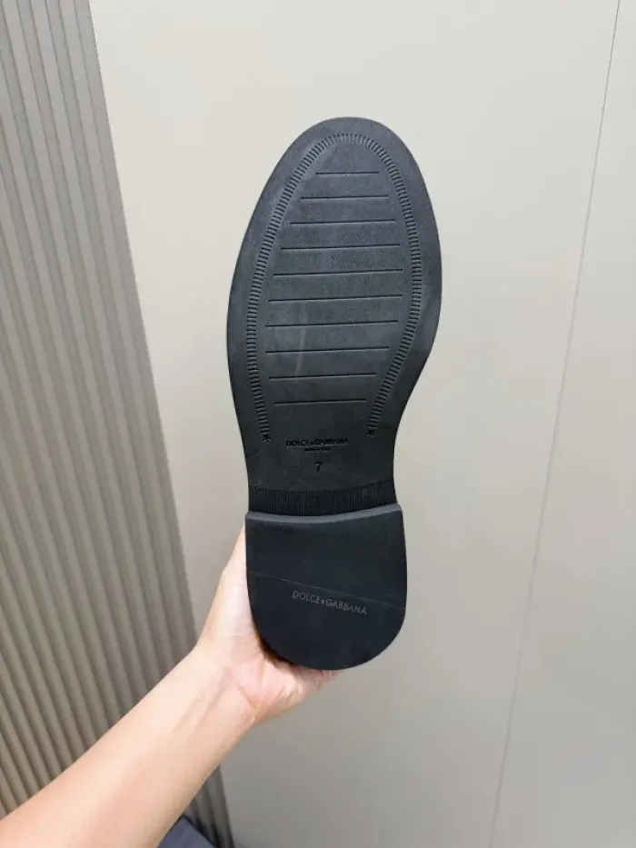 D&G Boots, alternate view