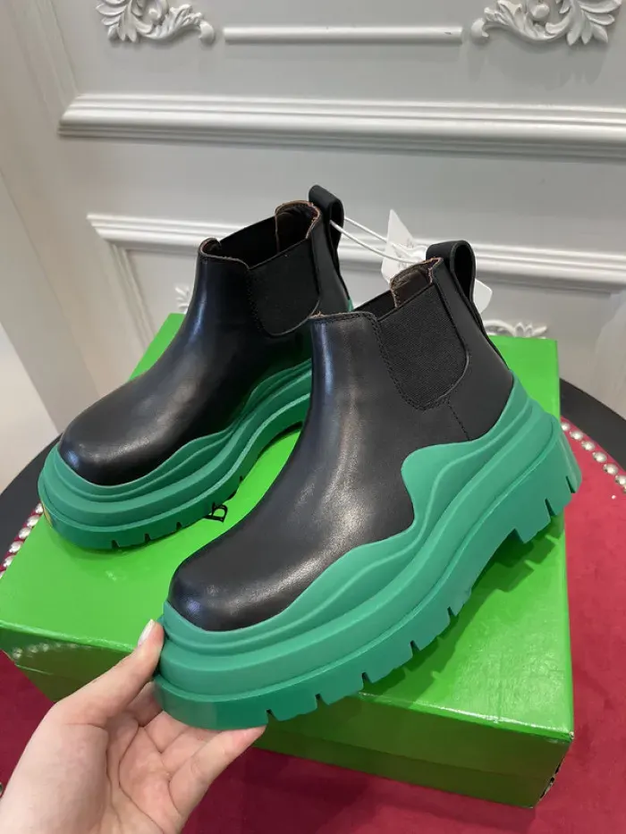 Bv Boots, alternate view