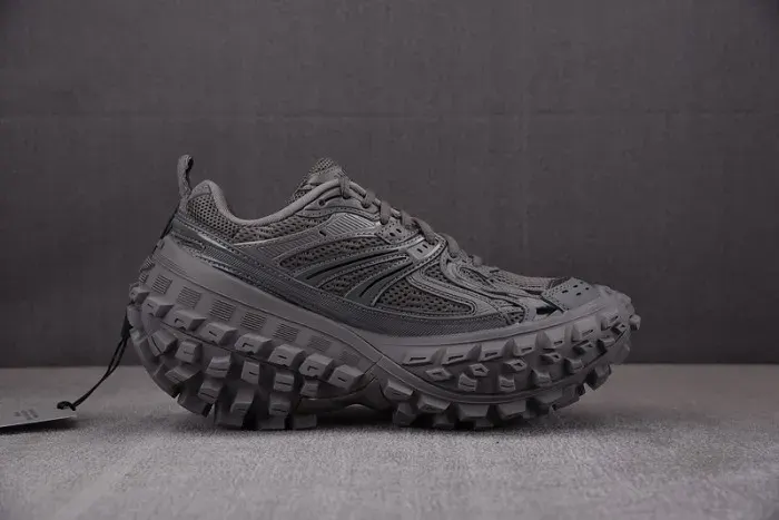 Balenciaga Sneaker, alternate view