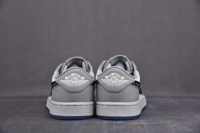 Air Jordan 1 Retro Low Dior Cn8606-002, alternate view