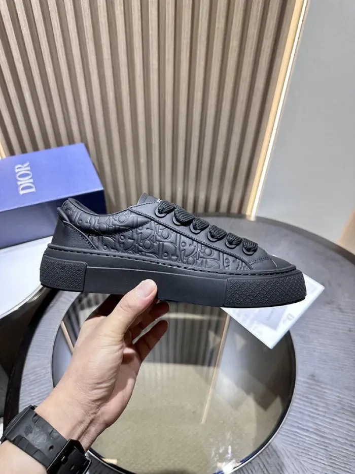 Dior Sneaker, alternate view