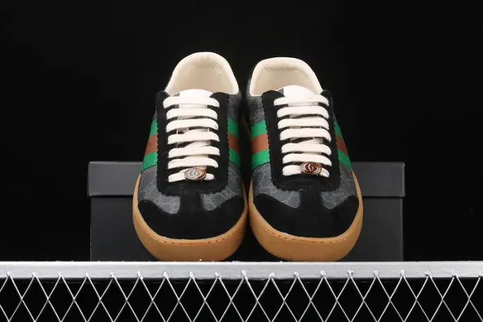 Gui Sneaker, alternate view