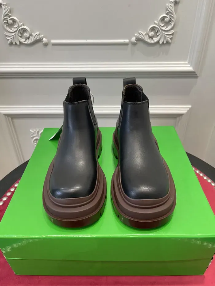 Bv Boots, alternate view