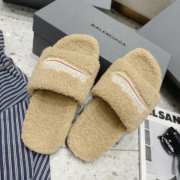 Bl Sandal, alternate view