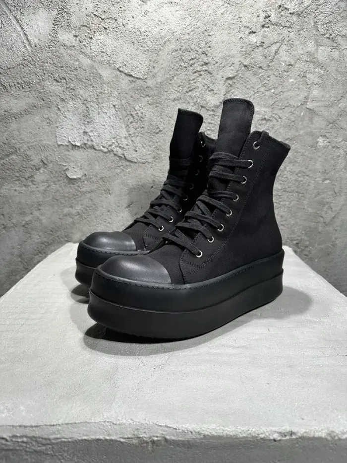 Rick Owens, alternate view