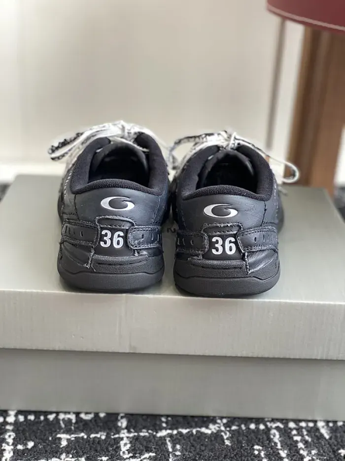 Balenciaga Sneaker, alternate view