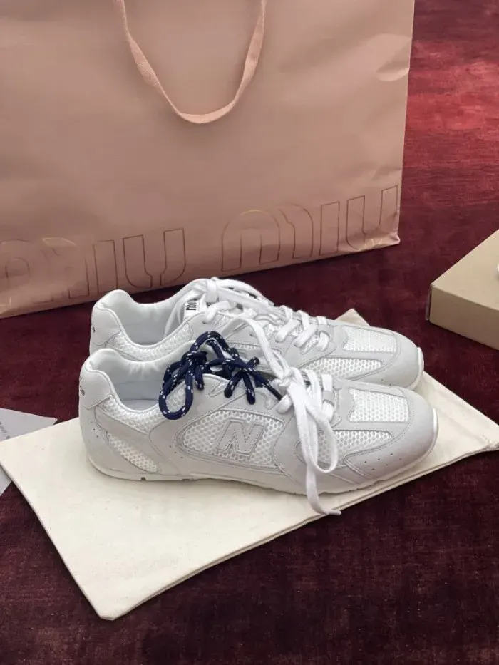 New Balance Sneaker