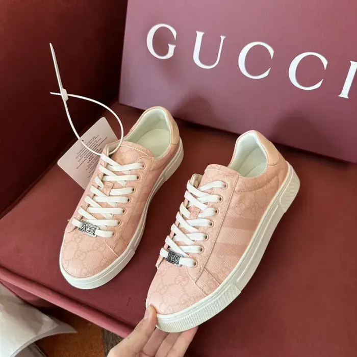 Gui Sneaker