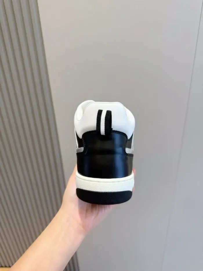 Gui Sneaker, alternate view