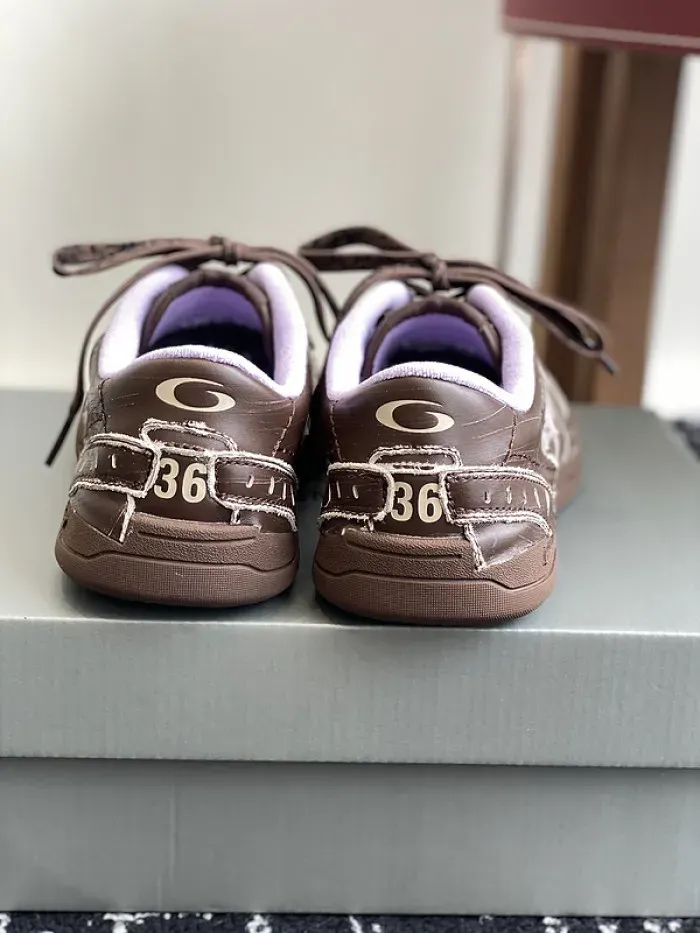 Balenciaga Sneaker, alternate view